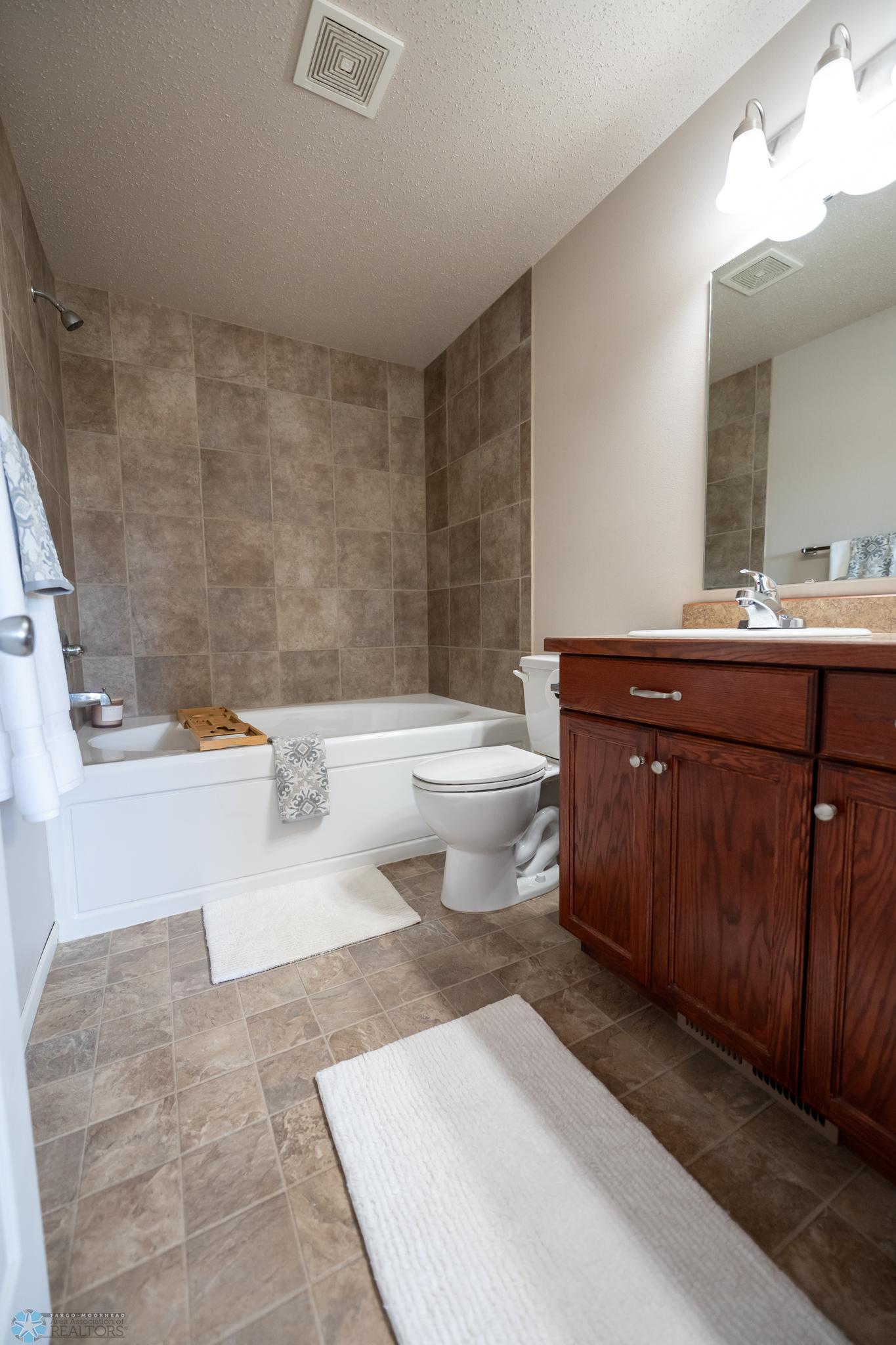 1154 44th Ave W, West Fargo 12.jpg