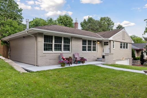 1060 Prior Avenue S, Saint Paul, MN 55116