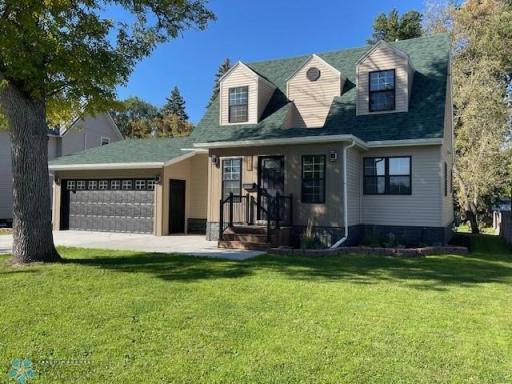 217 7th Street N, Wahpeton, ND 58075