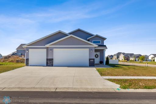 3605 18th Street S, Moorhead, MN 56560
