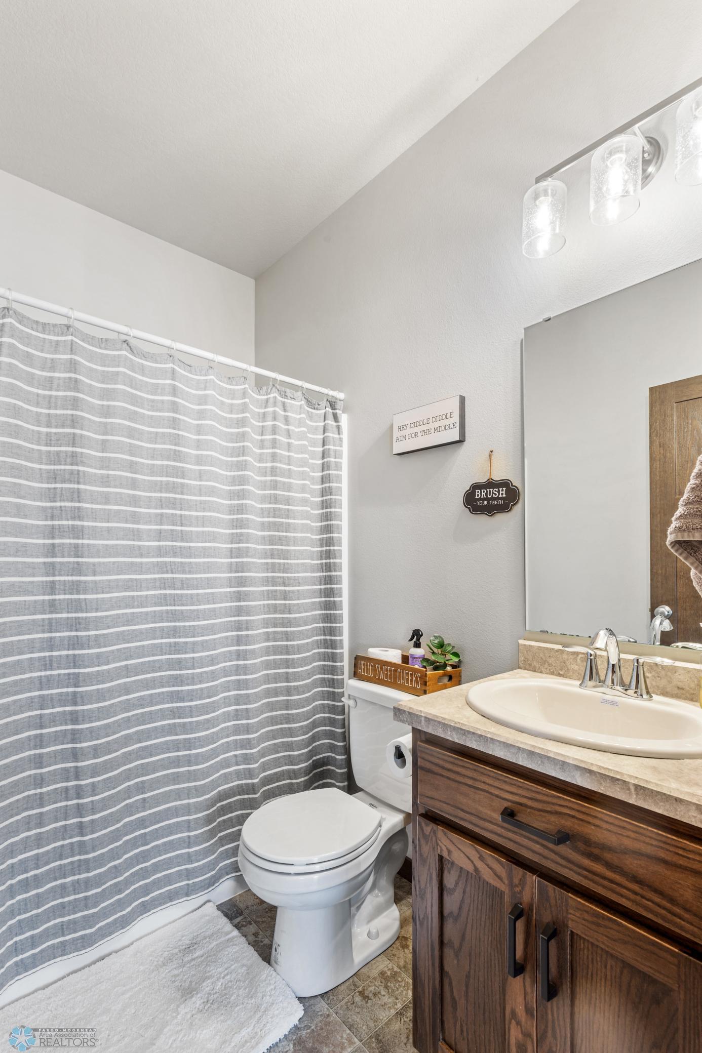 Upper Level Full Bath