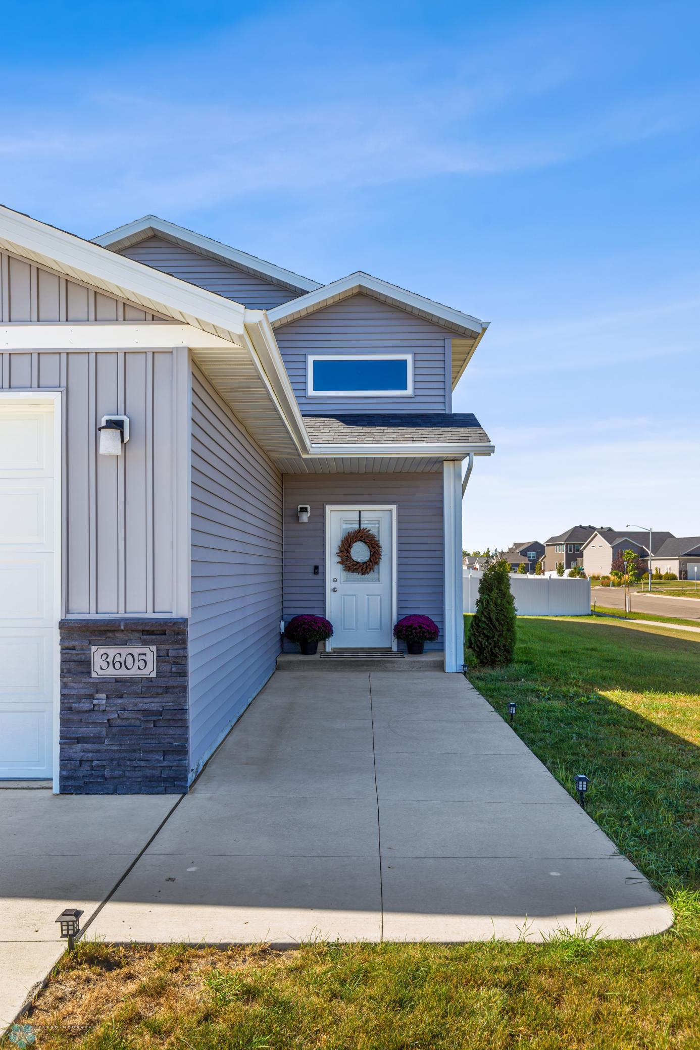 Front Entry- No Step Entrance