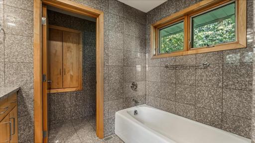 1825 S Le Homme Dieu Drive NE, Alexandria, MN 56308