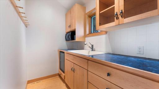 1825 S Le Homme Dieu Drive NE, Alexandria, MN 56308