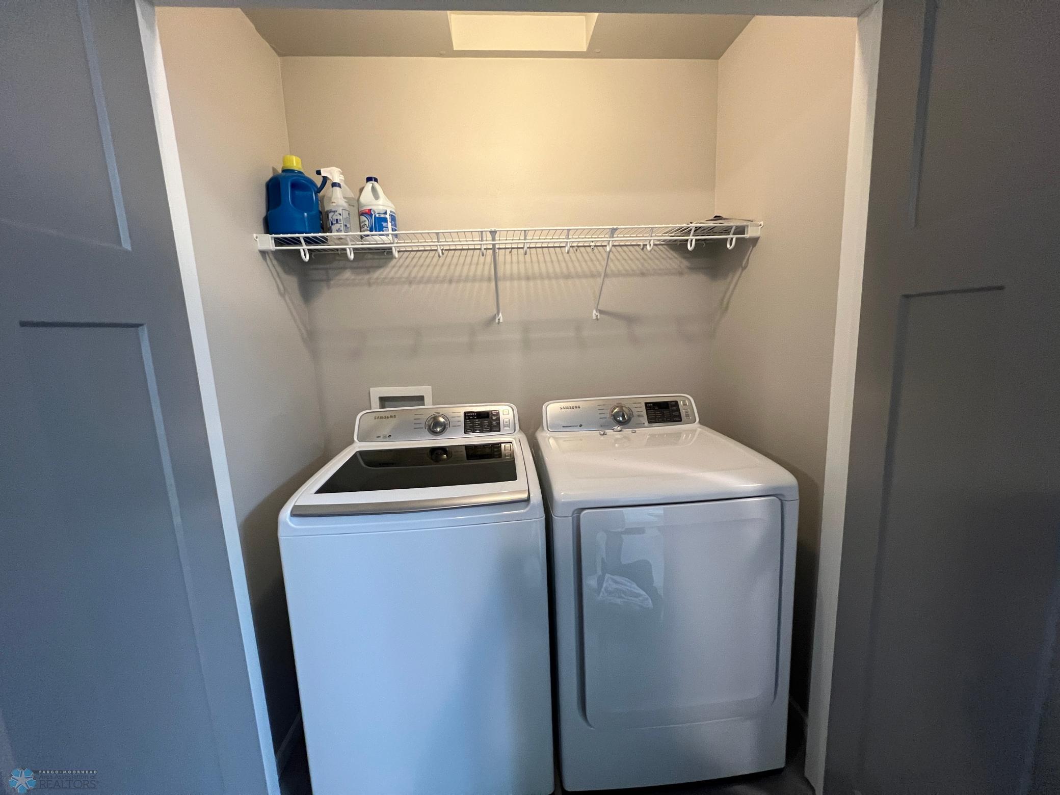 Washer/Dryer included