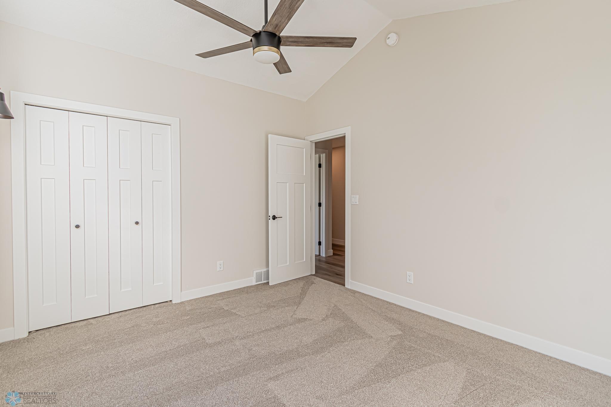 3307 River Dr S, Fargo, ND 58104-29.jpg