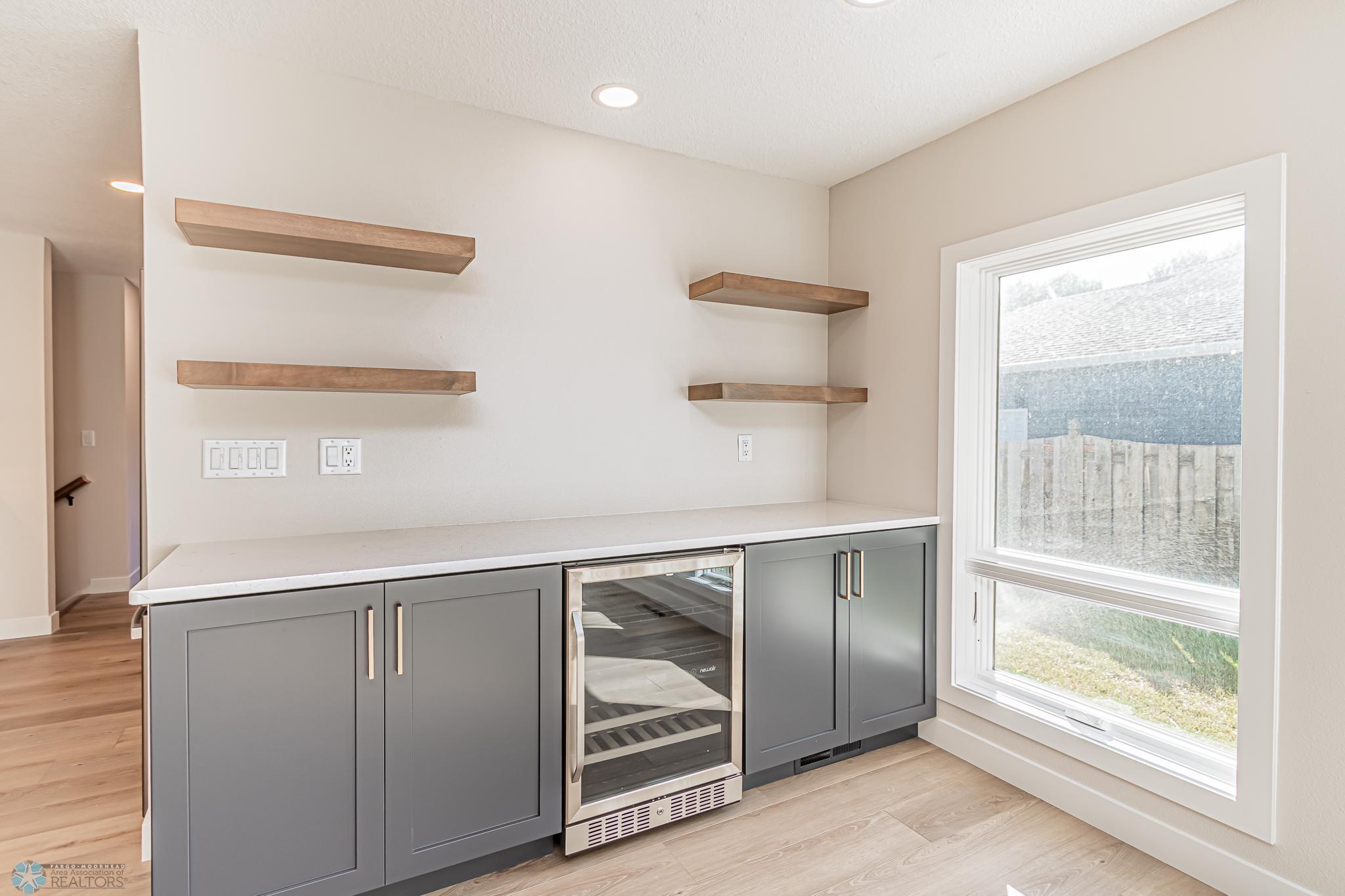 3307 River Dr S, Fargo, ND 58104-33.jpg