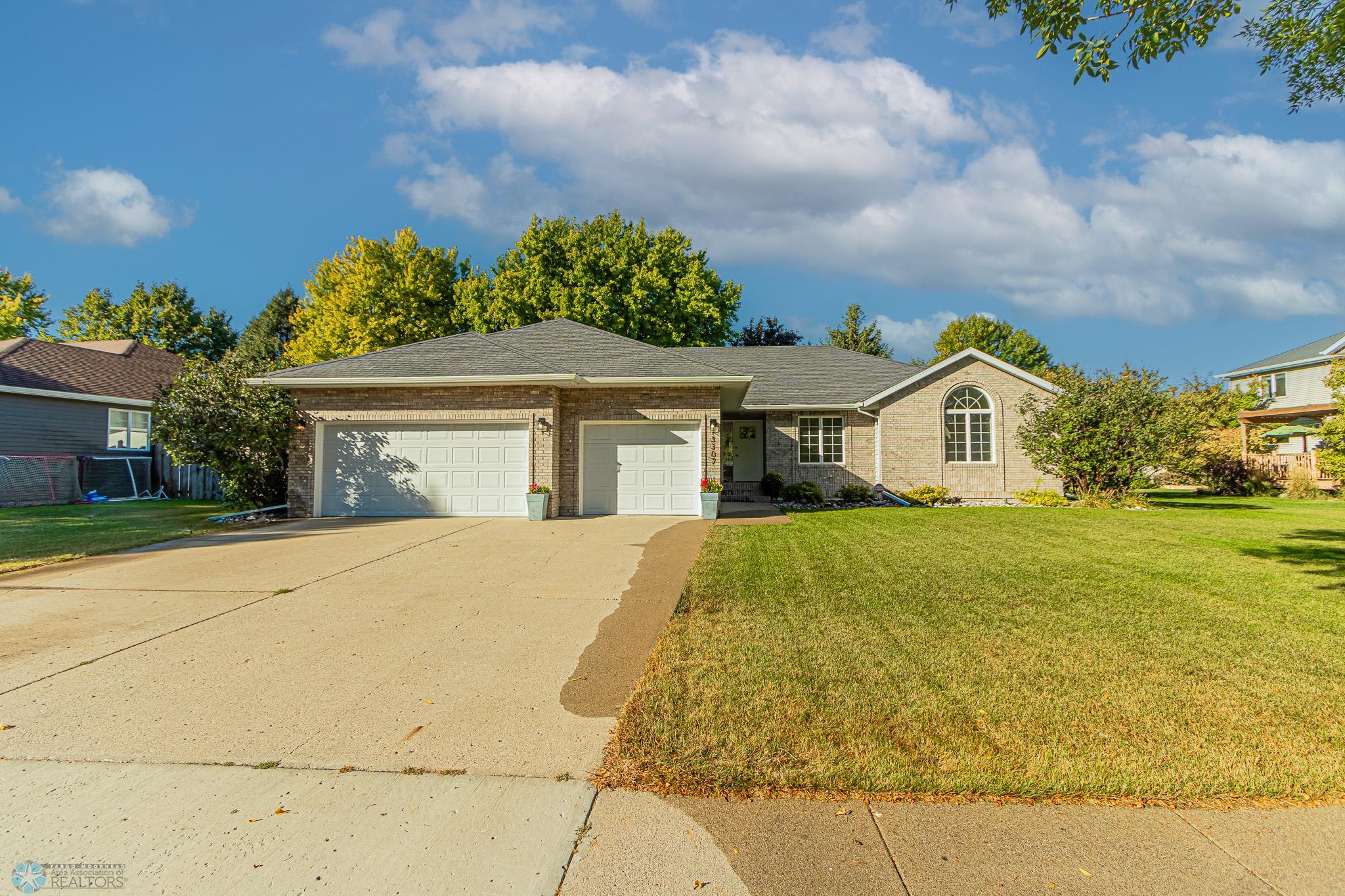 3307 River Dr S, Fargo, ND 58104-02.jpg