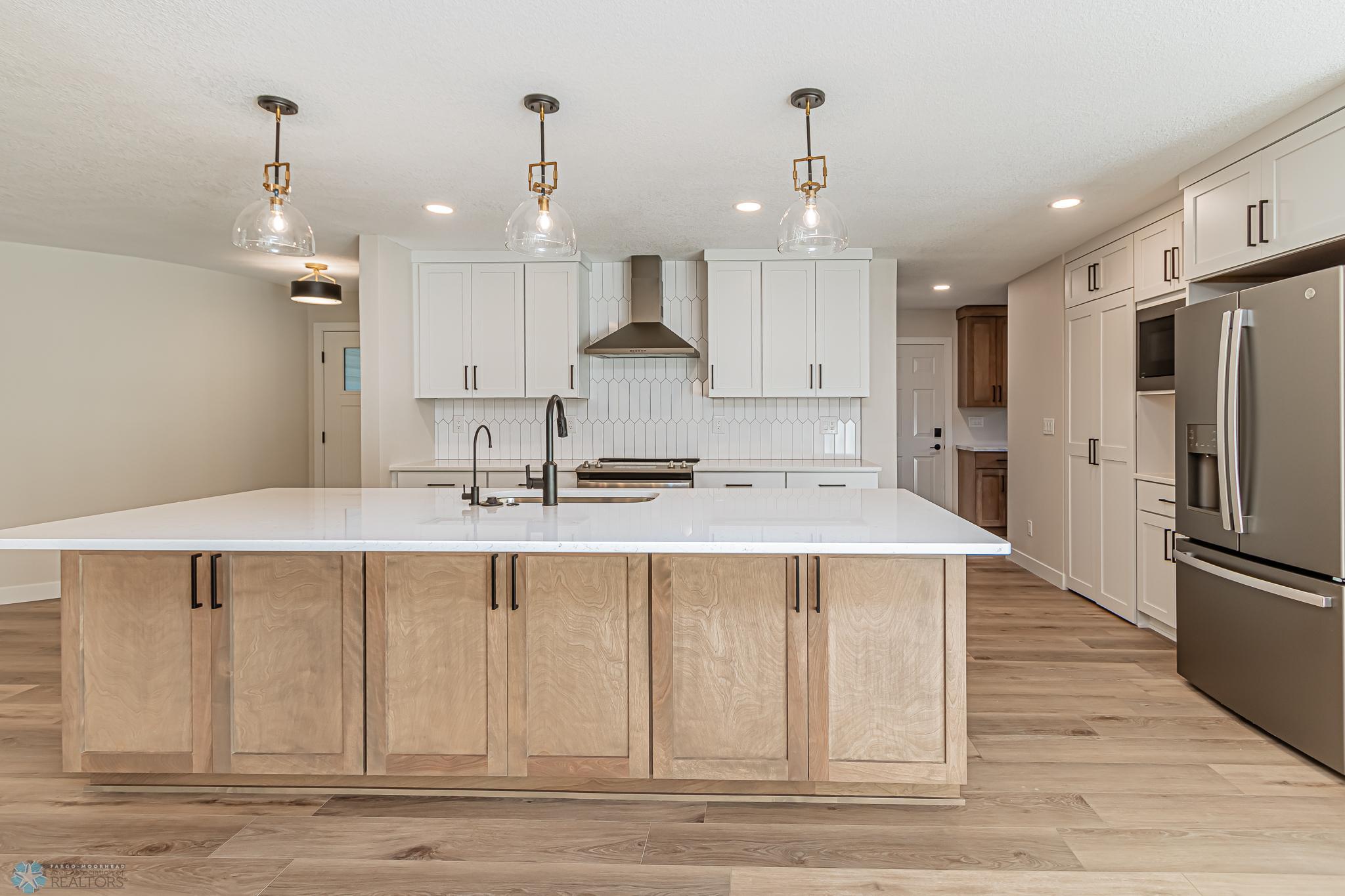 3307 River Dr S, Fargo, ND 58104-43.jpg