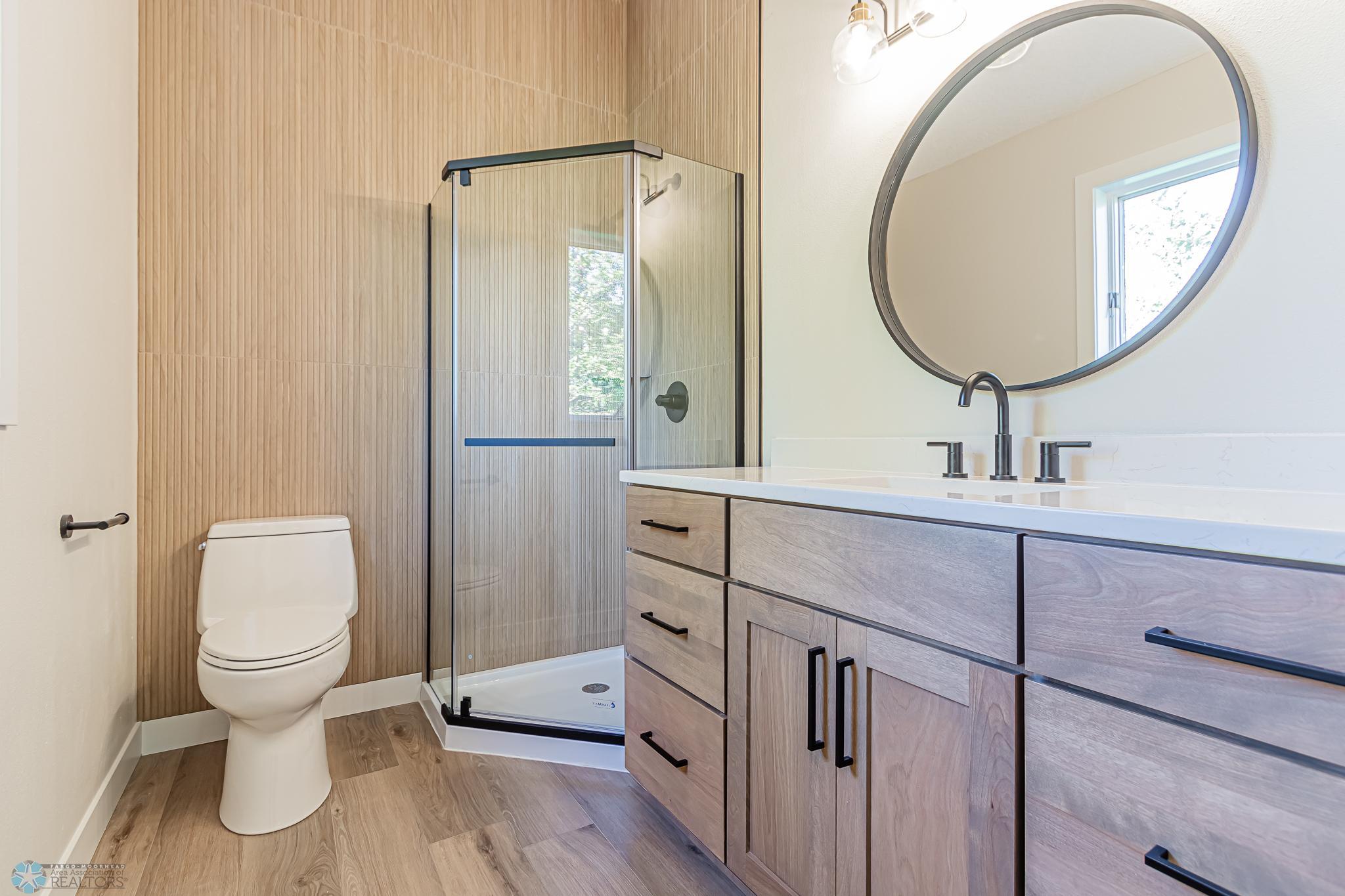 3307 River Dr S, Fargo, ND 58104-22.jpg