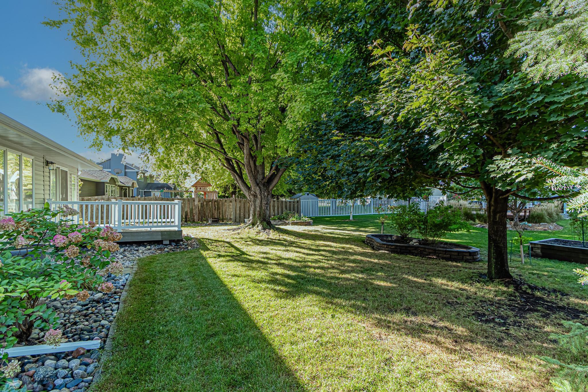 3307 River Dr S, Fargo, ND 58104-05.jpg