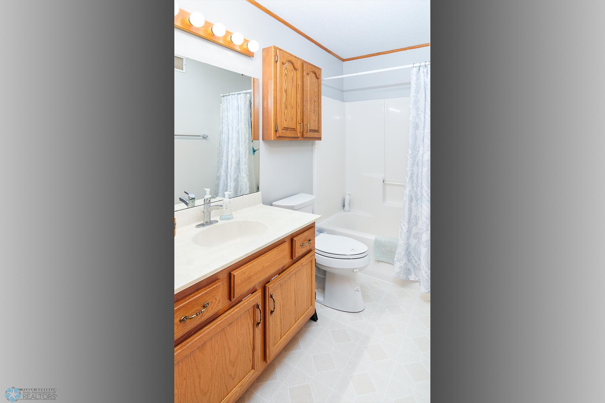 Upper Full Bathroom