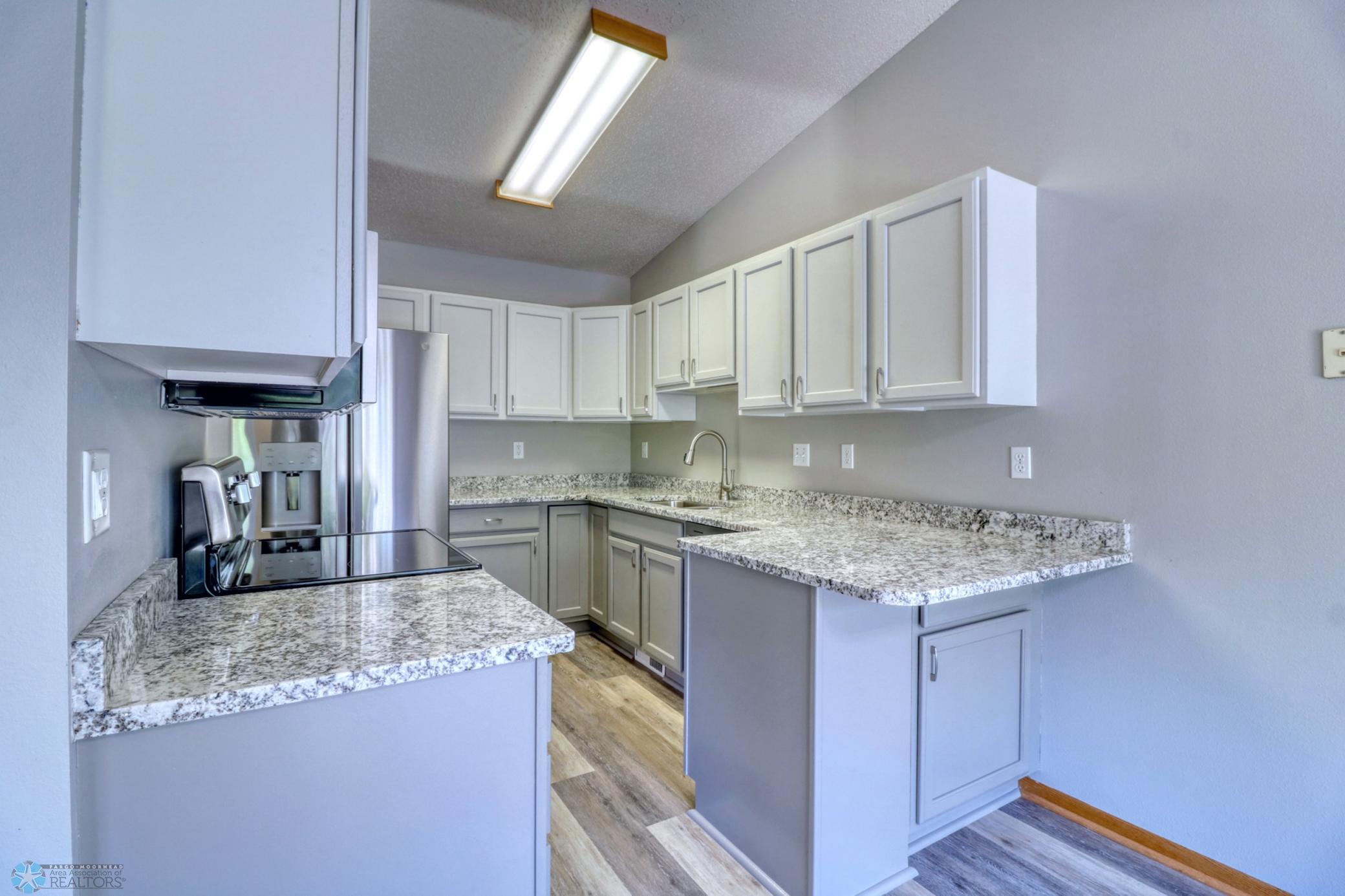 Kitchen1_2.jpg