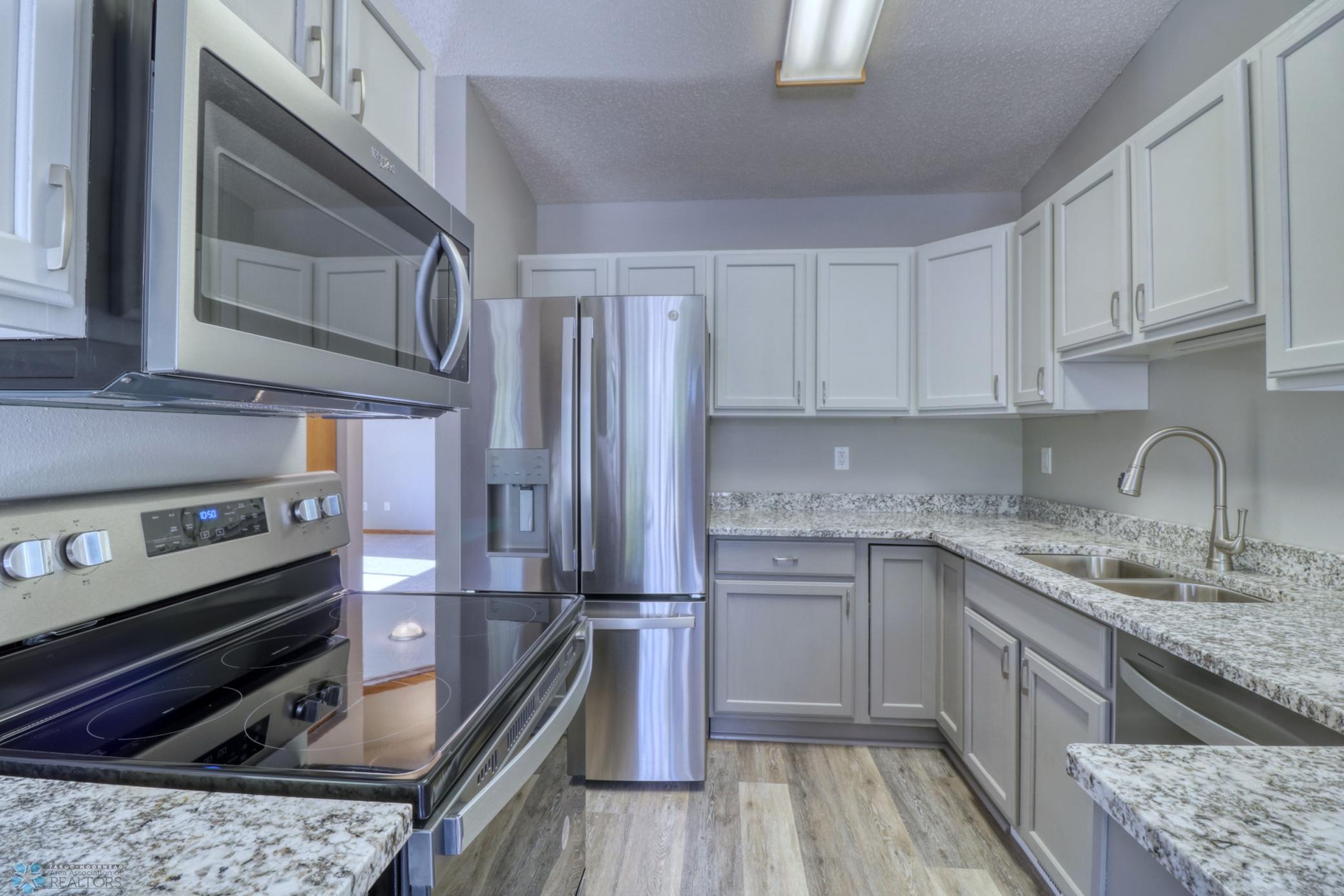 Kitchen1_3.jpg
