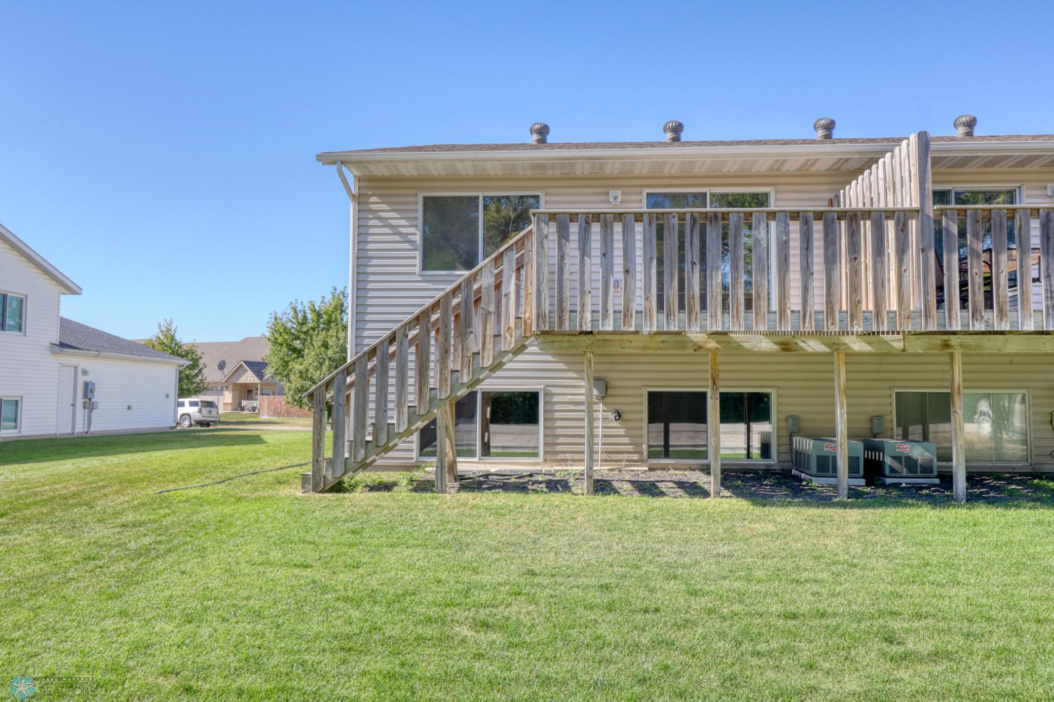 2Backyard1_1.jpg