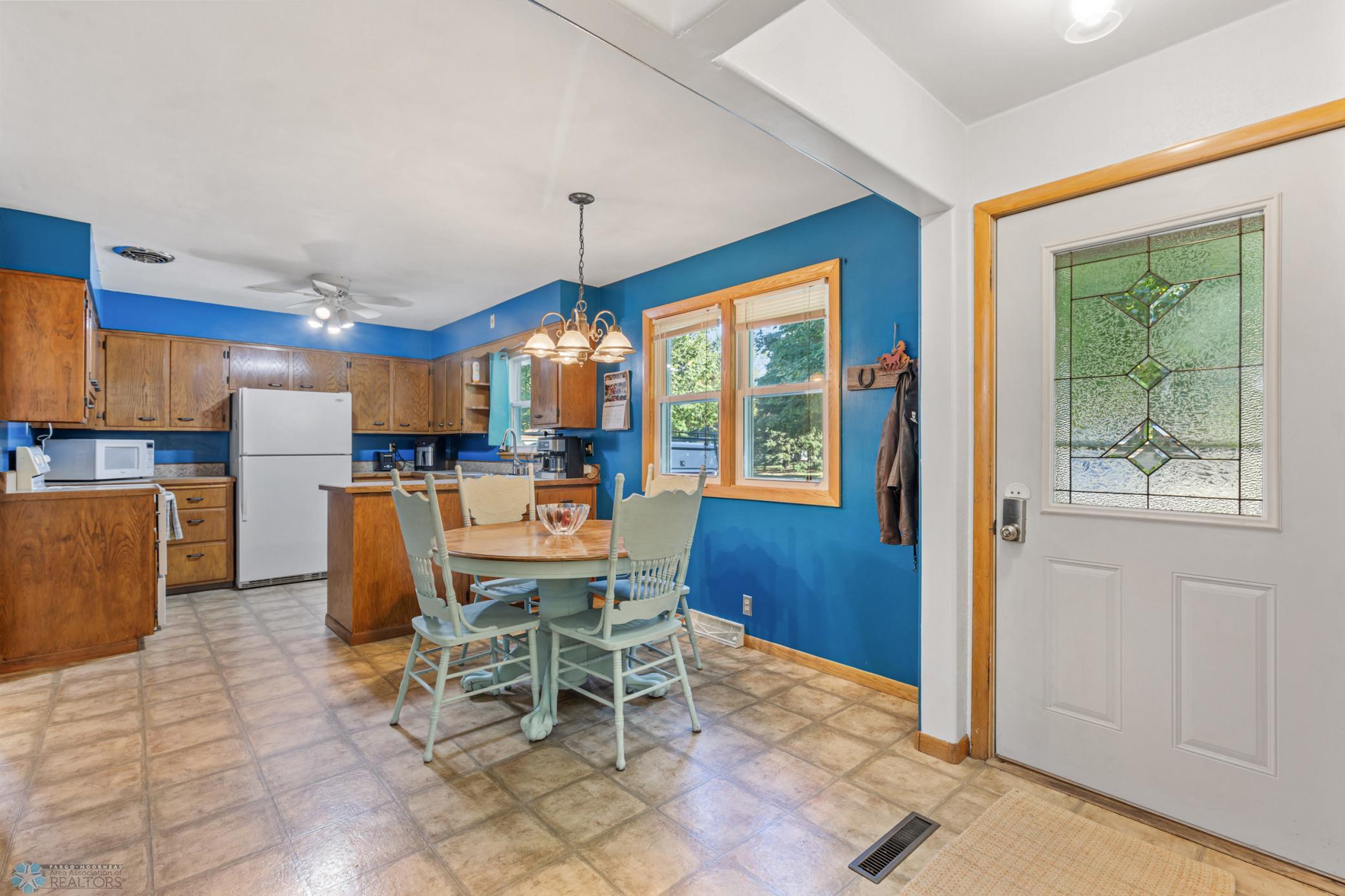 Kitchen Dining Area