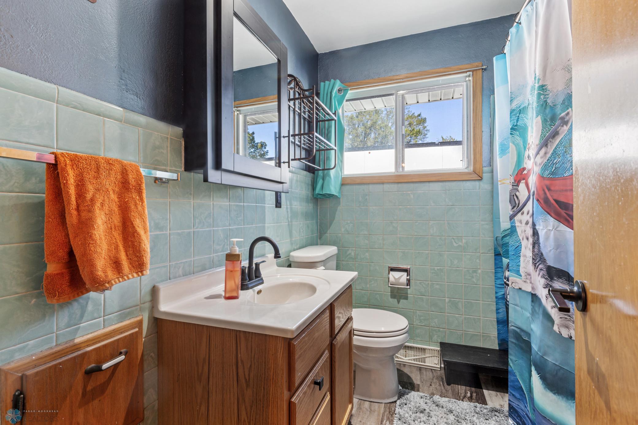 Full Bathroom