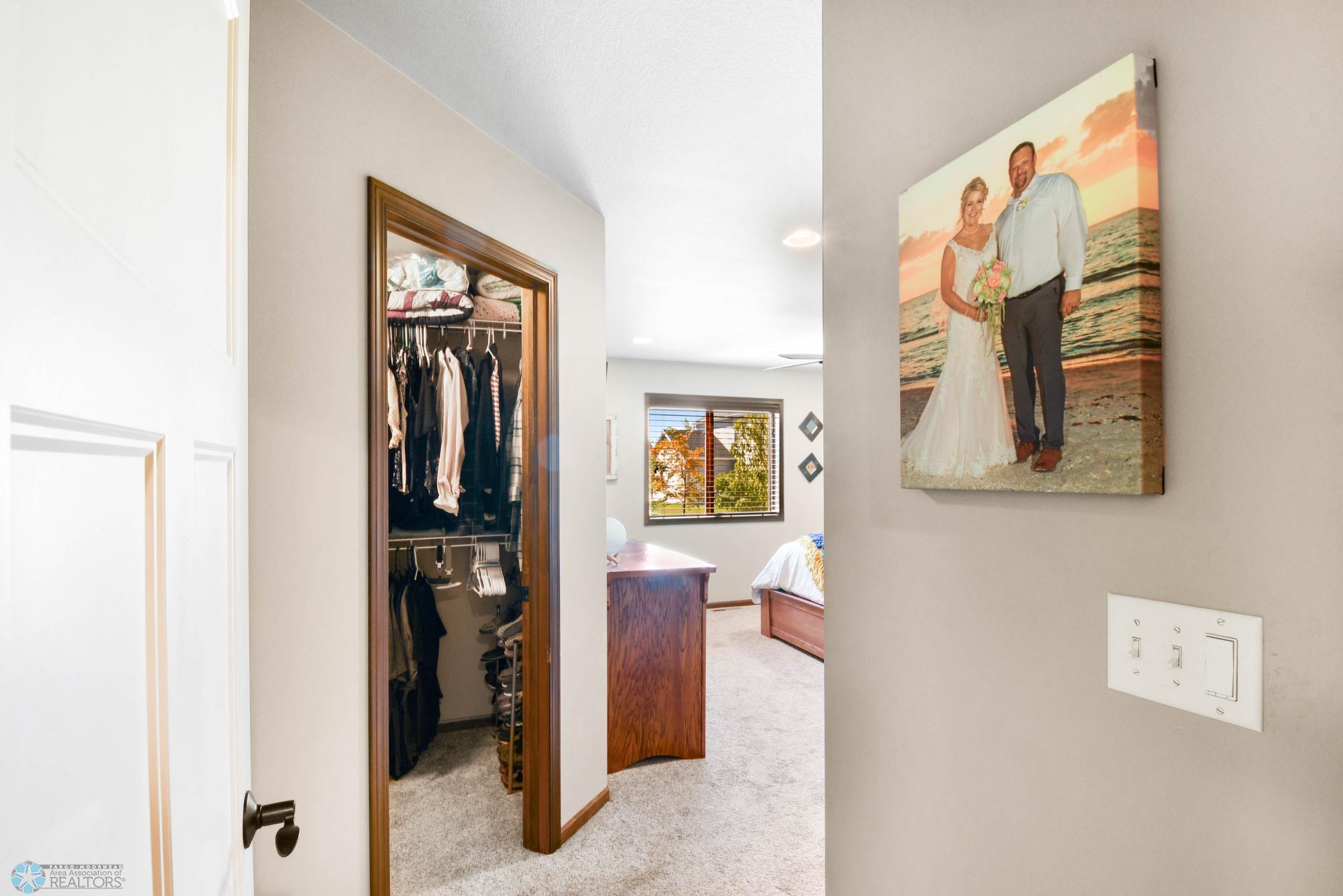 Master bedroom w/walk in closet