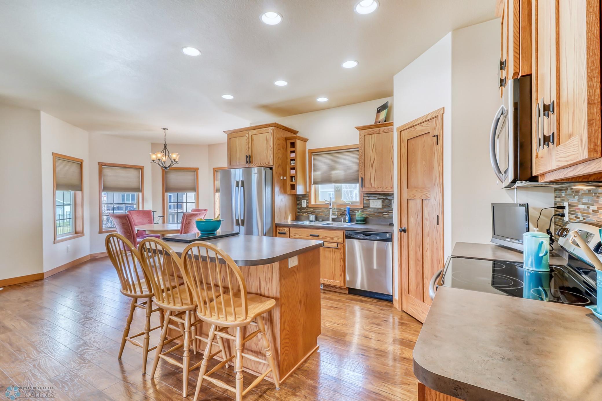 Kitchen1_2.jpg