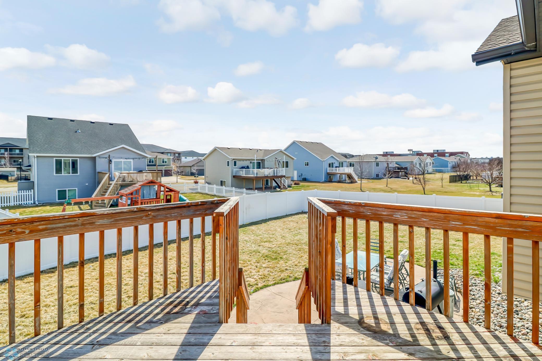 BackyardDeck1_1.jpg