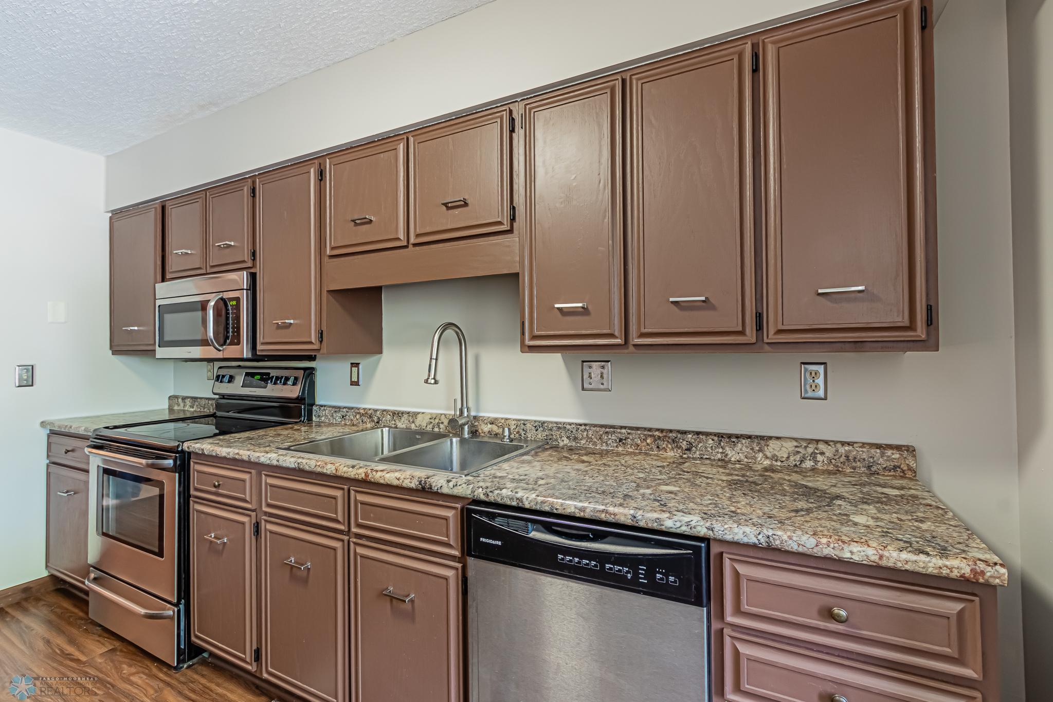 3237 17th Ave S Apartment 203 Fargo, ND 58103-12.jpg