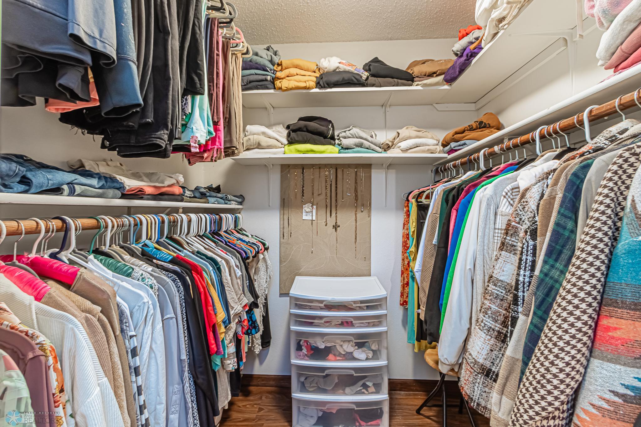 3237 17th Ave S Apartment 203 Fargo, ND 58103-21.jpg