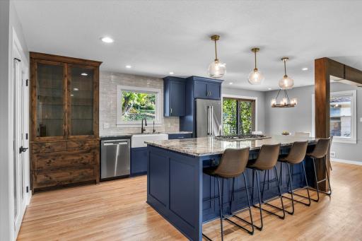 5204 Meadow Ridge, Minneapolis, MN 55439