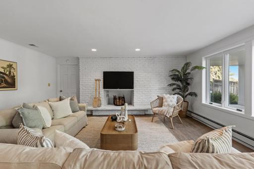 2940 Casco Point Road, Wayzata, MN 55391