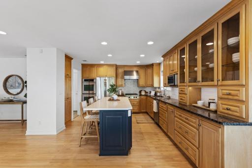 2940 Casco Point Road, Wayzata, MN 55391