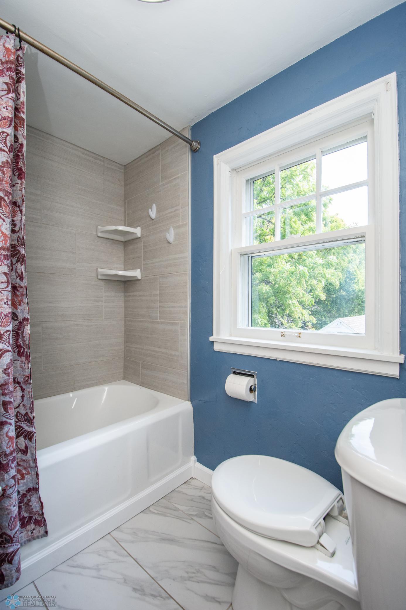 Full bath upper level
