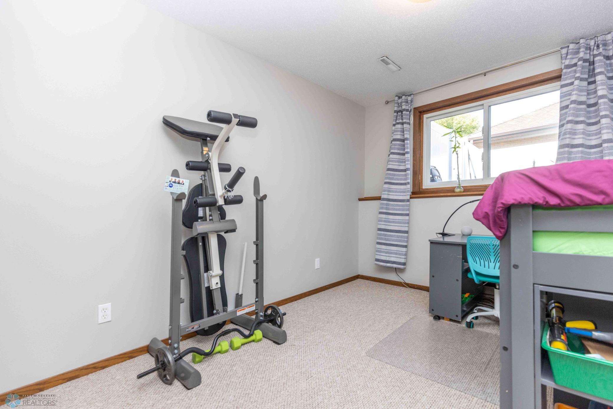 3044 bohnet blvd-49.jpg