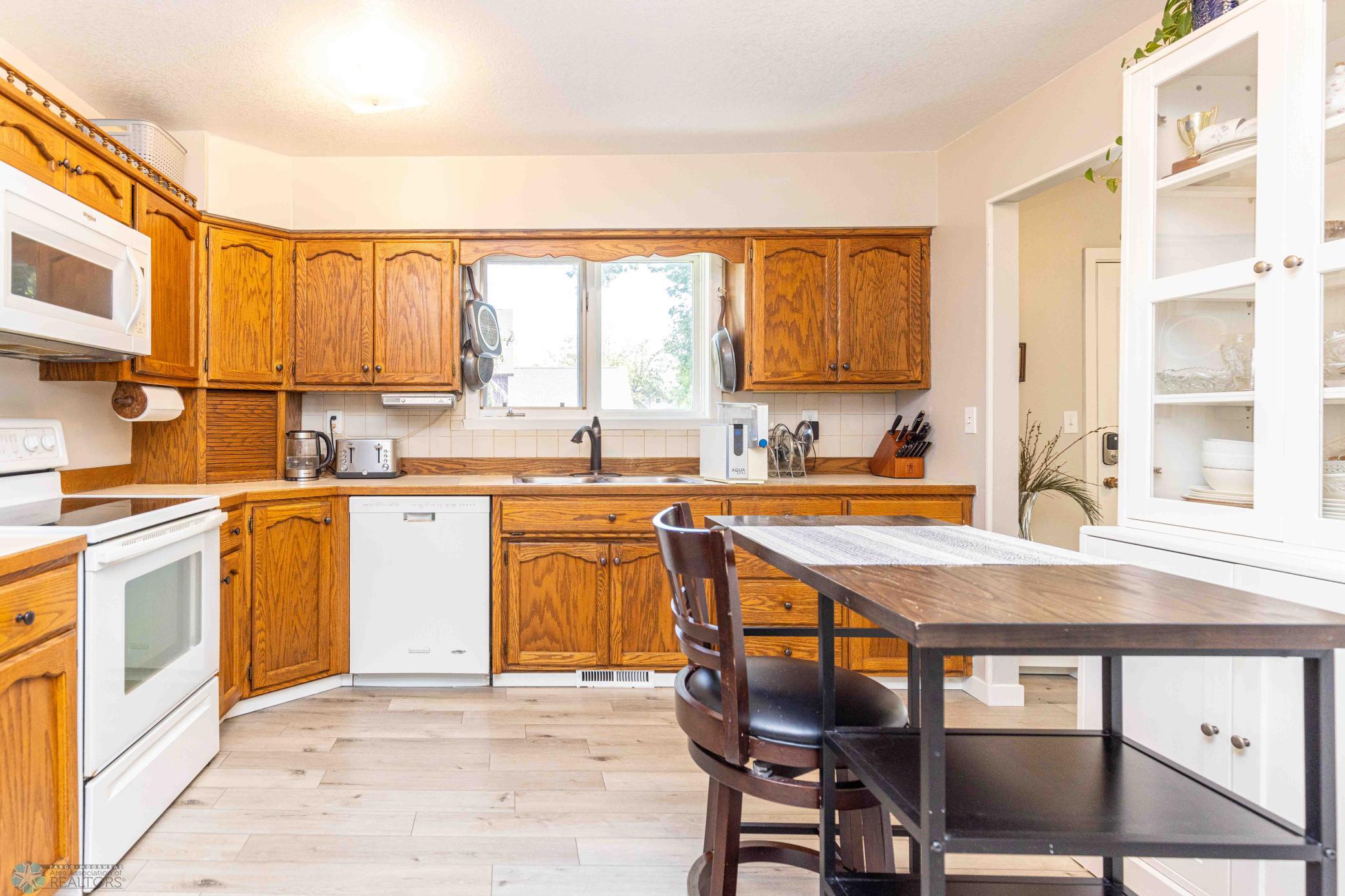 3044 bohnet blvd-31.jpg