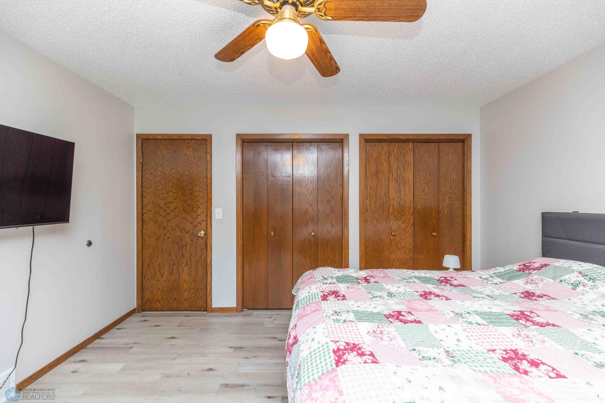 3044 bohnet blvd-40.jpg