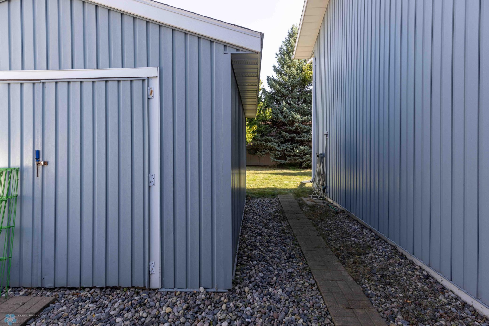 3044 bohnet blvd-12.jpg
