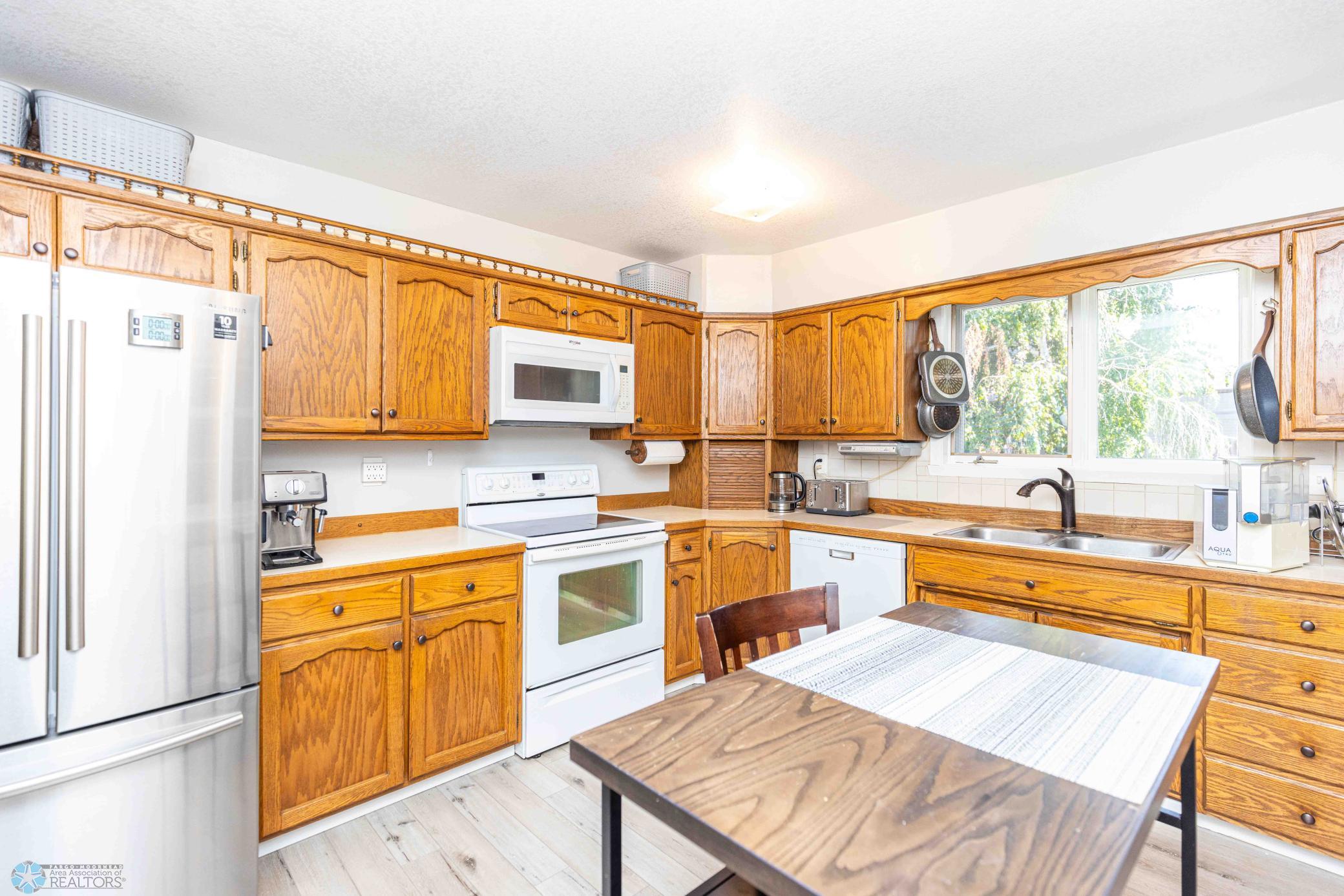 3044 bohnet blvd-32.jpg