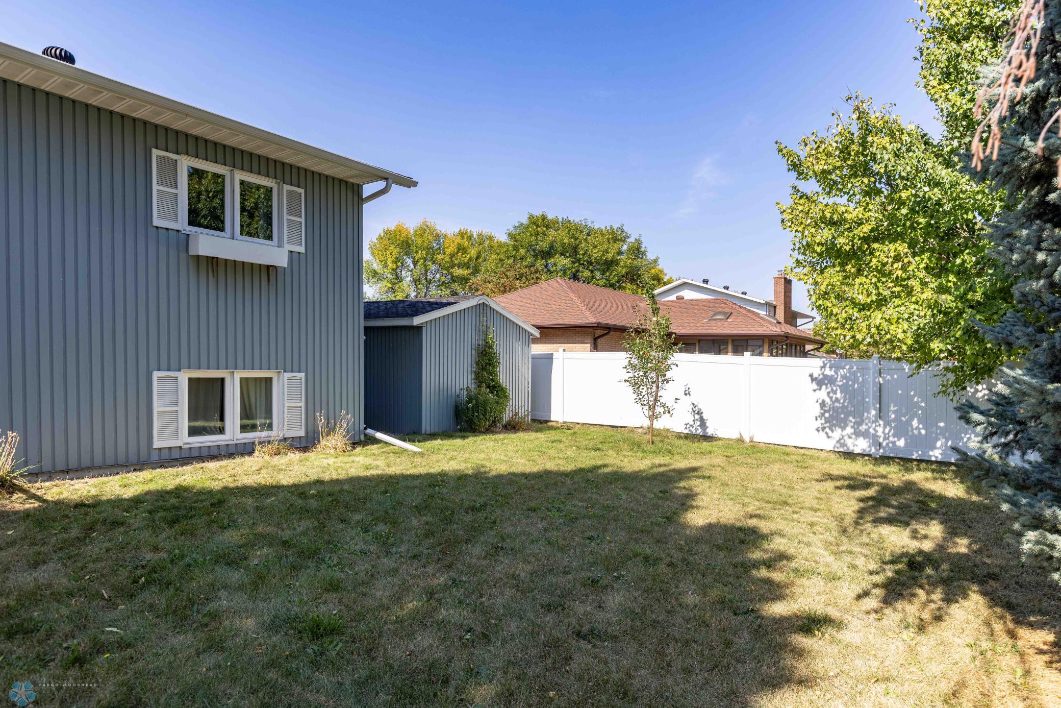 3044 bohnet blvd-6.jpg