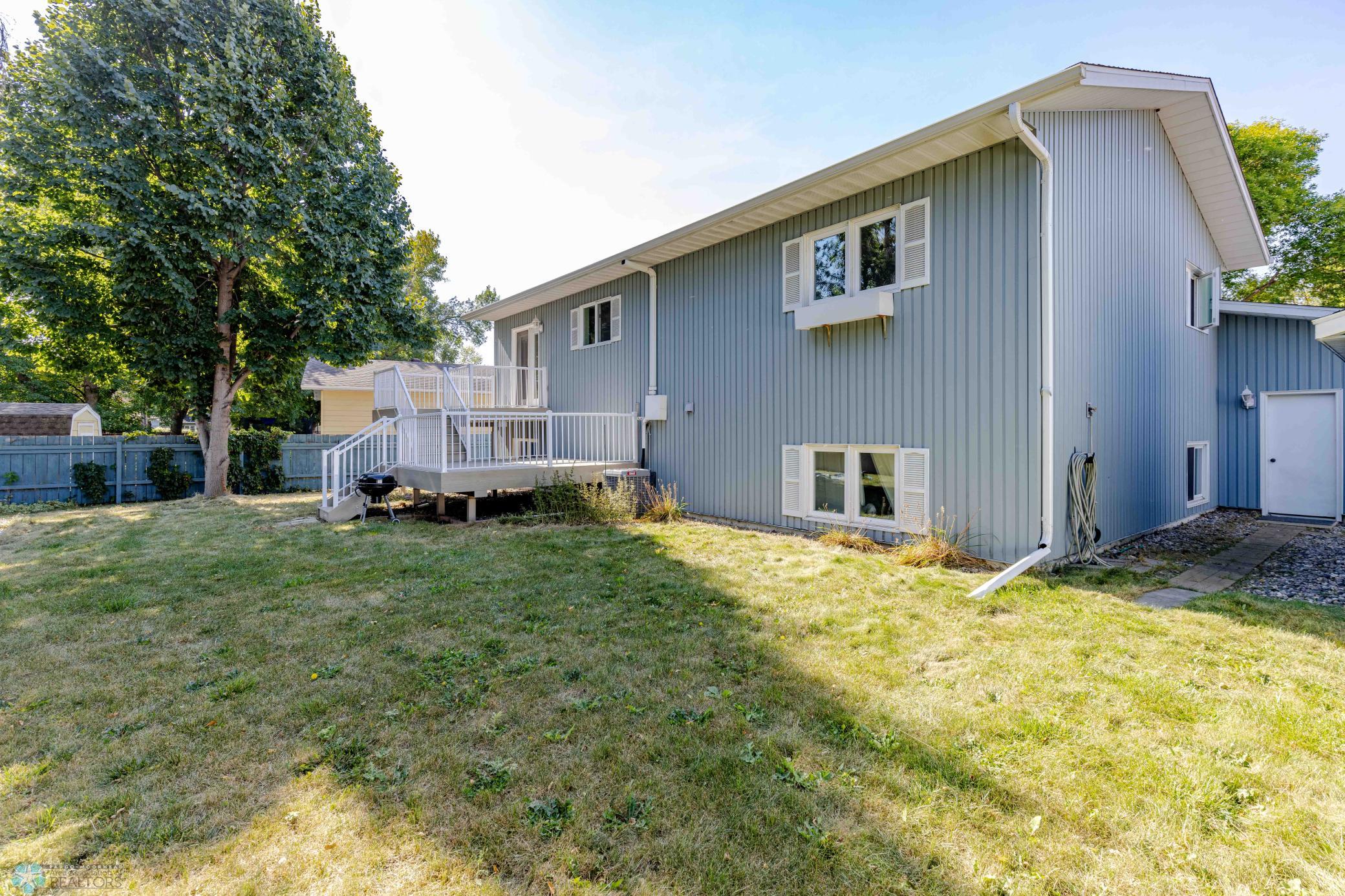 3044 bohnet blvd-8.jpg