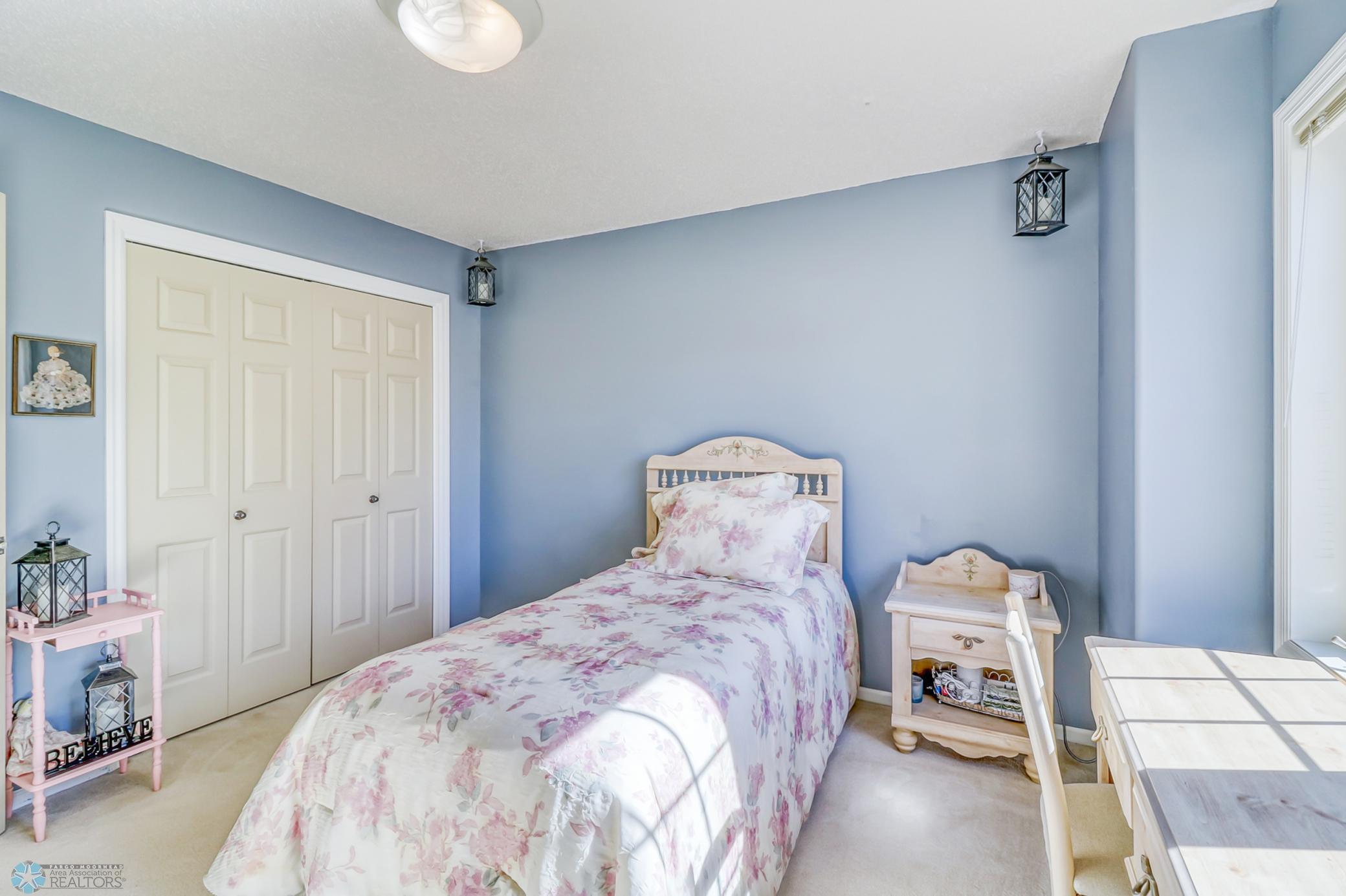Bedroom1_2.jpg