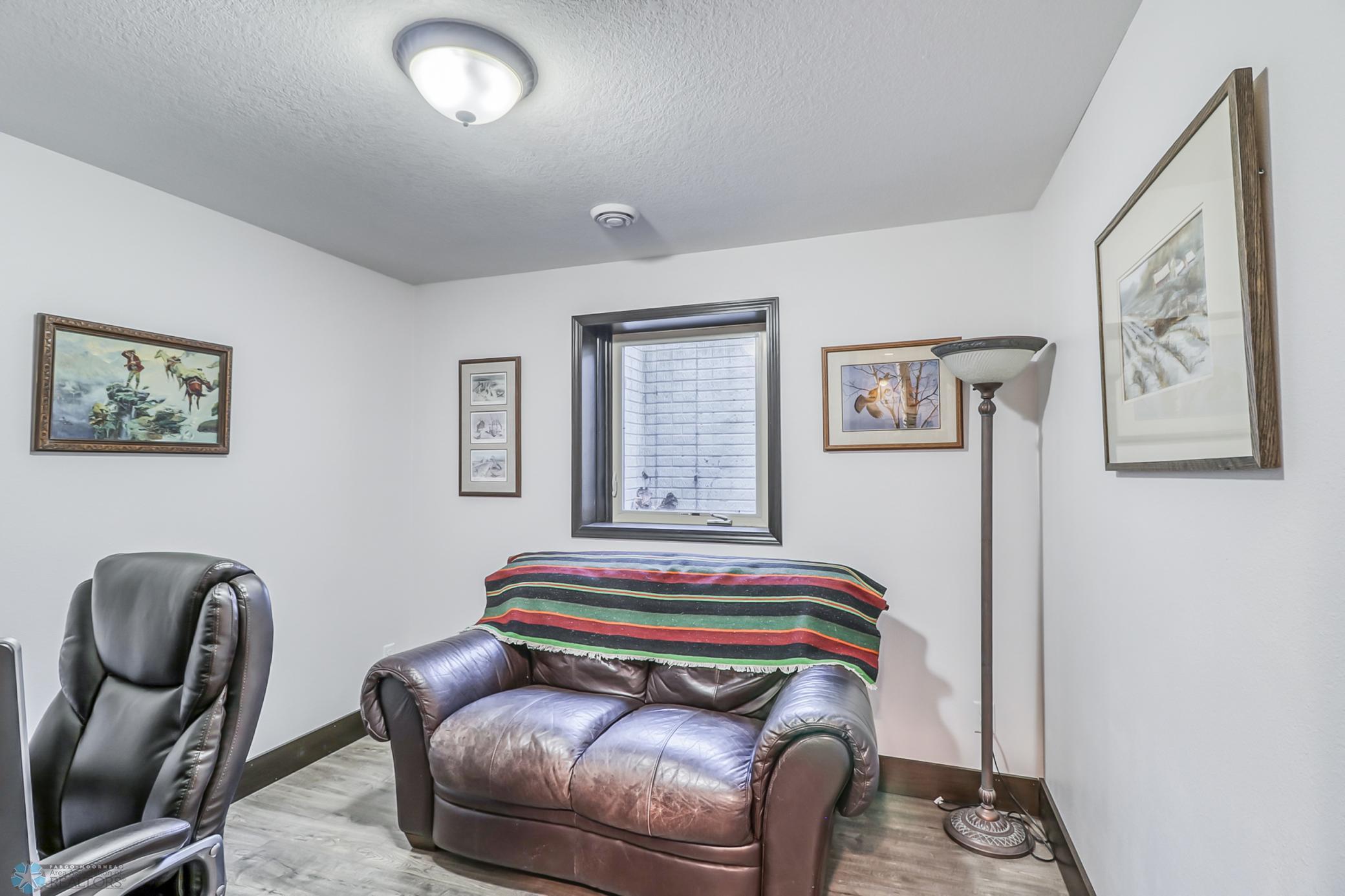 Basement Bedroom 3.Office1_1.jpg