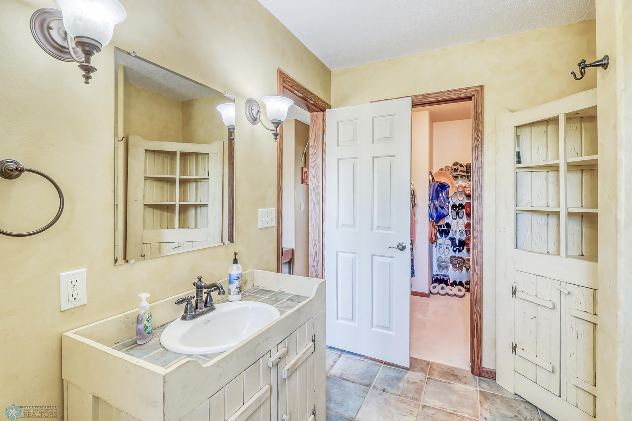 Primary Bathroom1_0.jpg