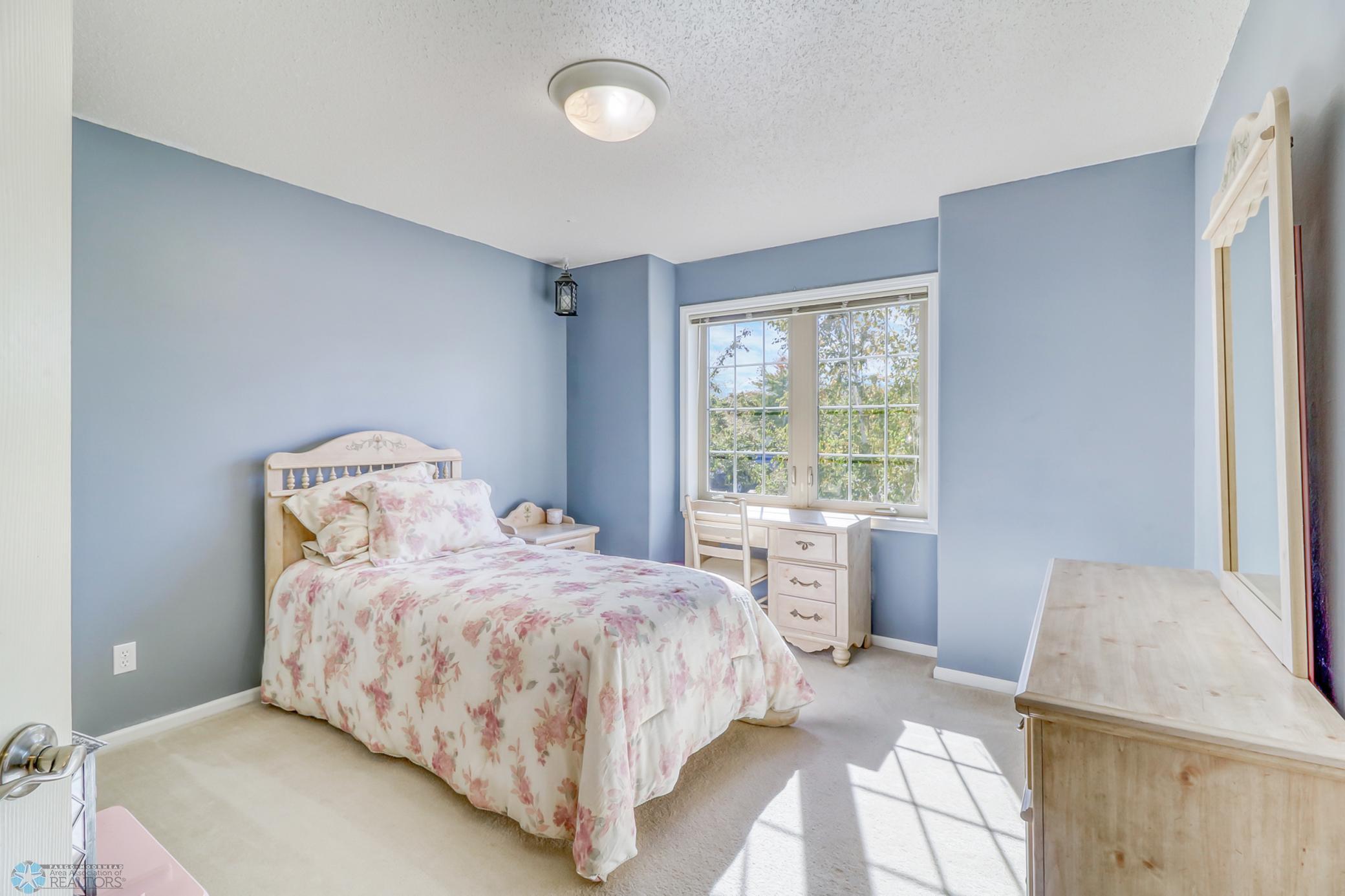 Bedroom1_1.jpg