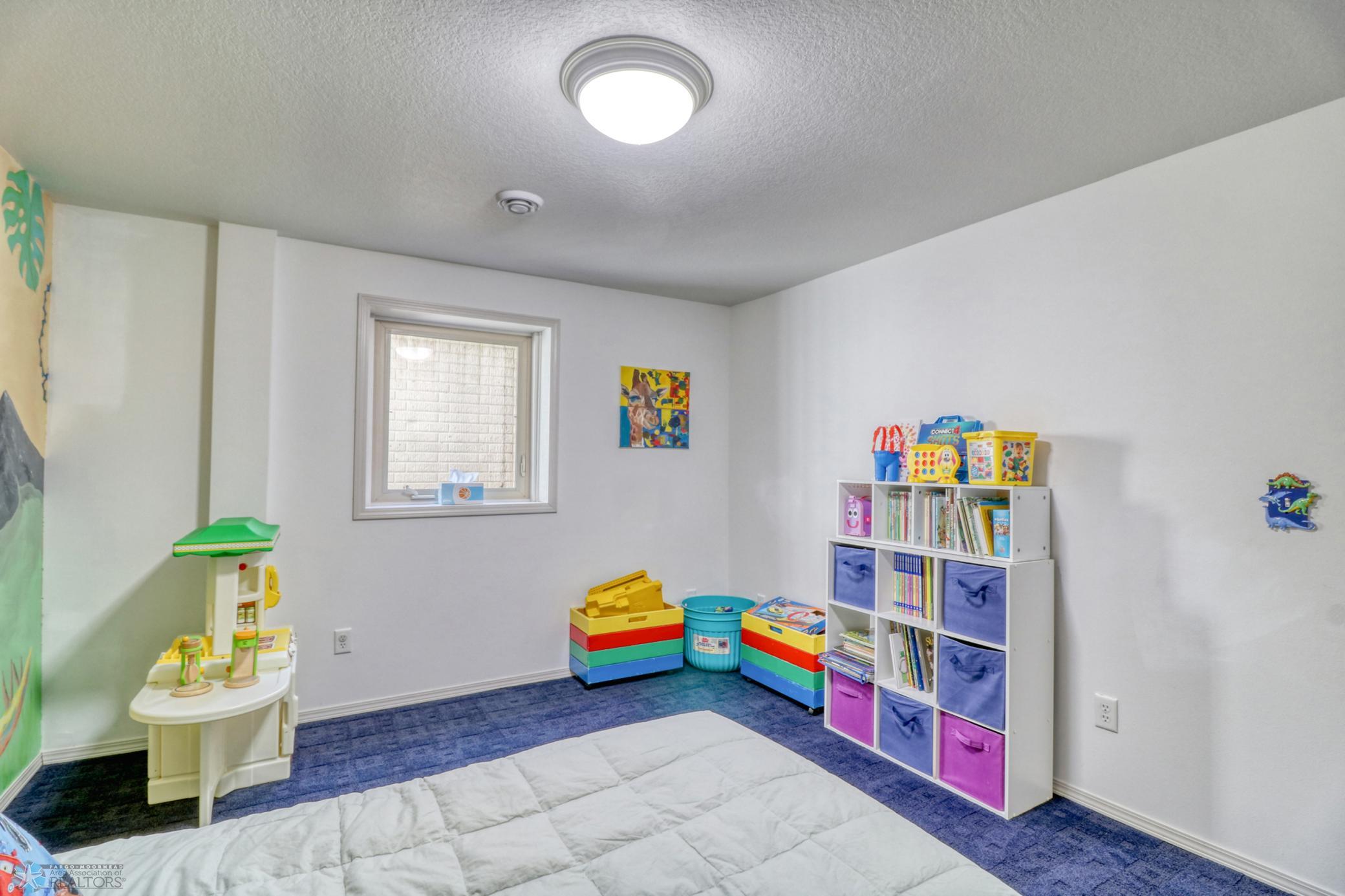 Basement Bedroom1_2.jpg