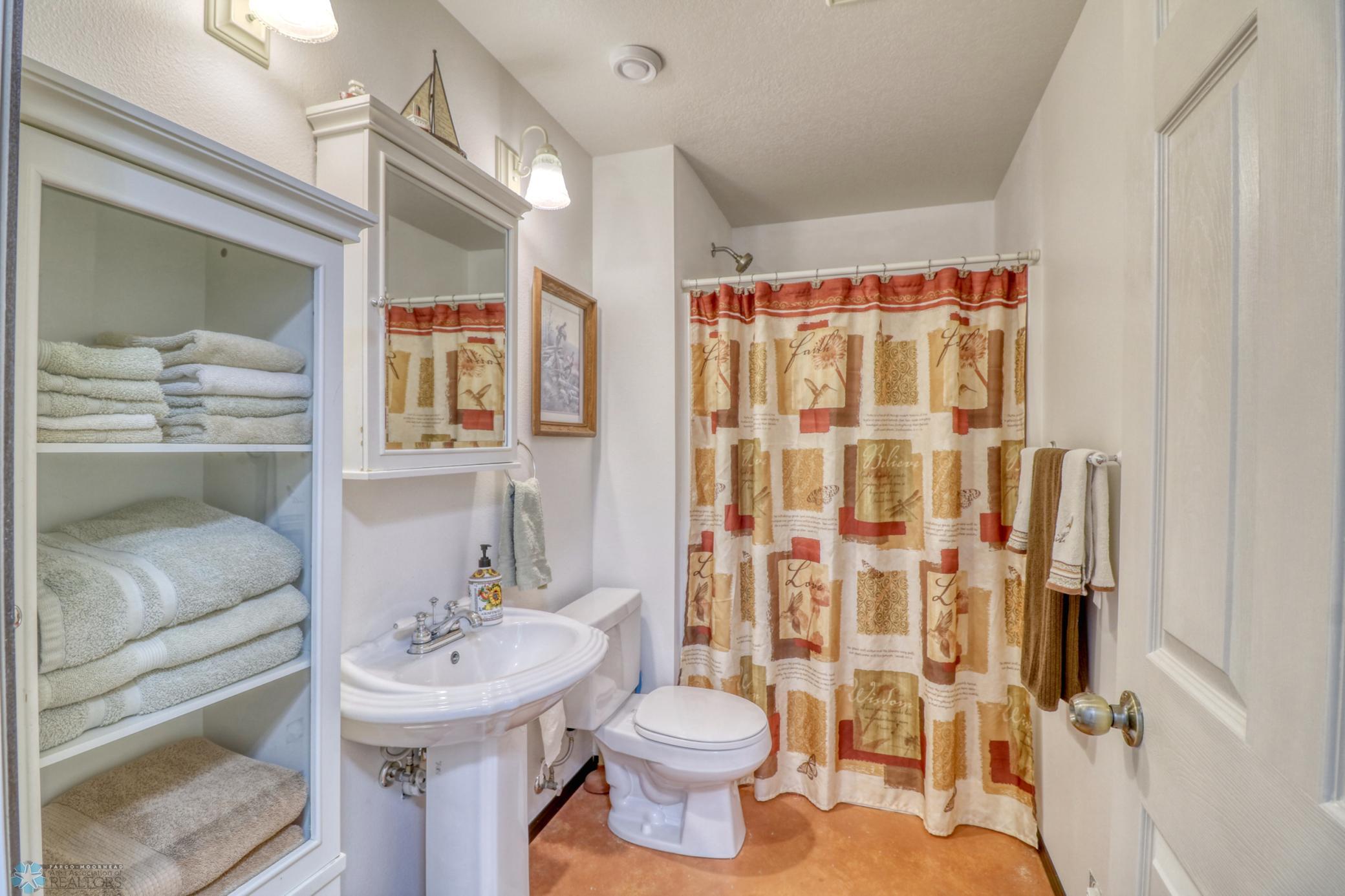 Basement Full Bathroom1_1.jpg