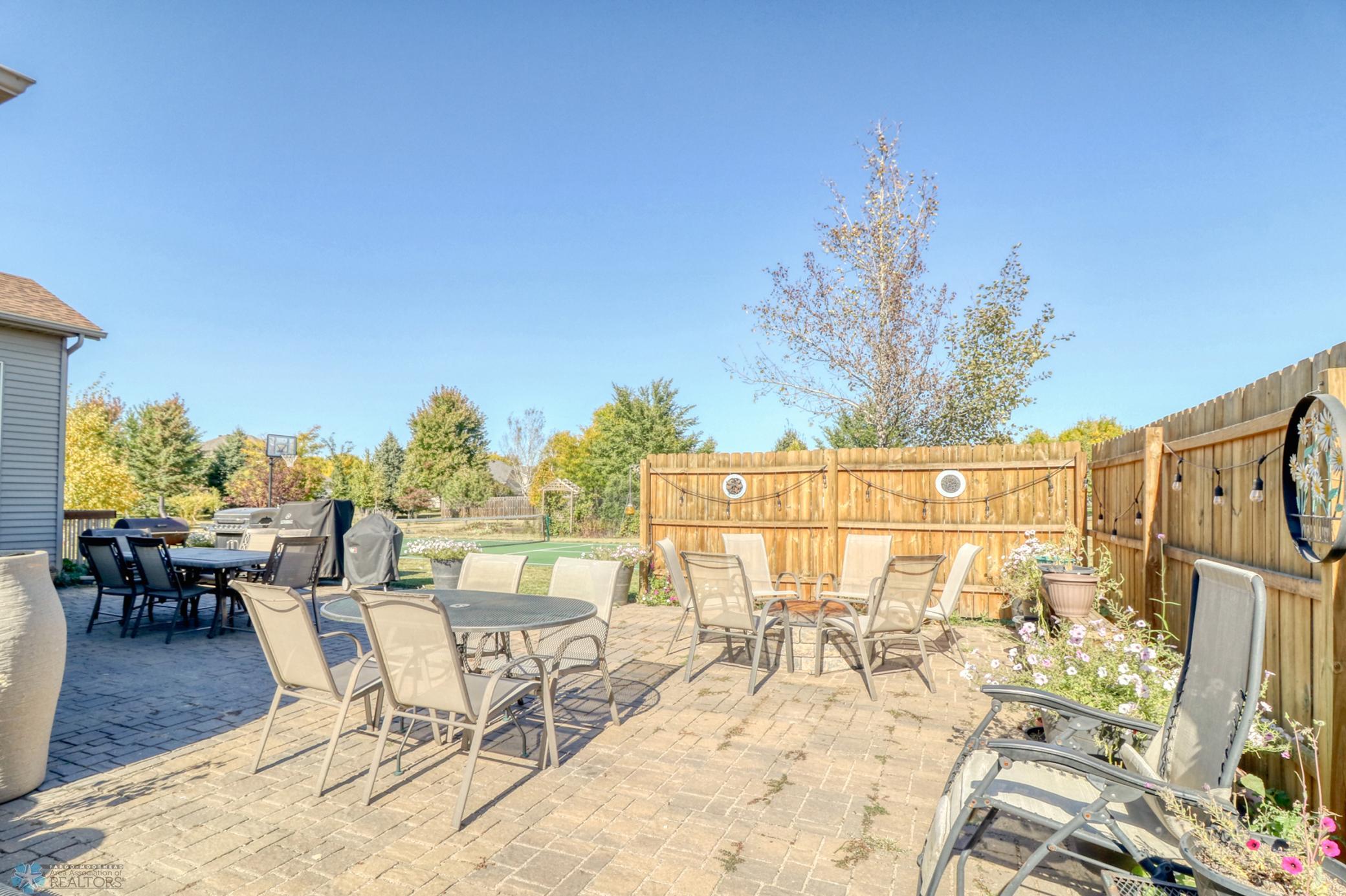 Backyard_Patio1_2.jpg