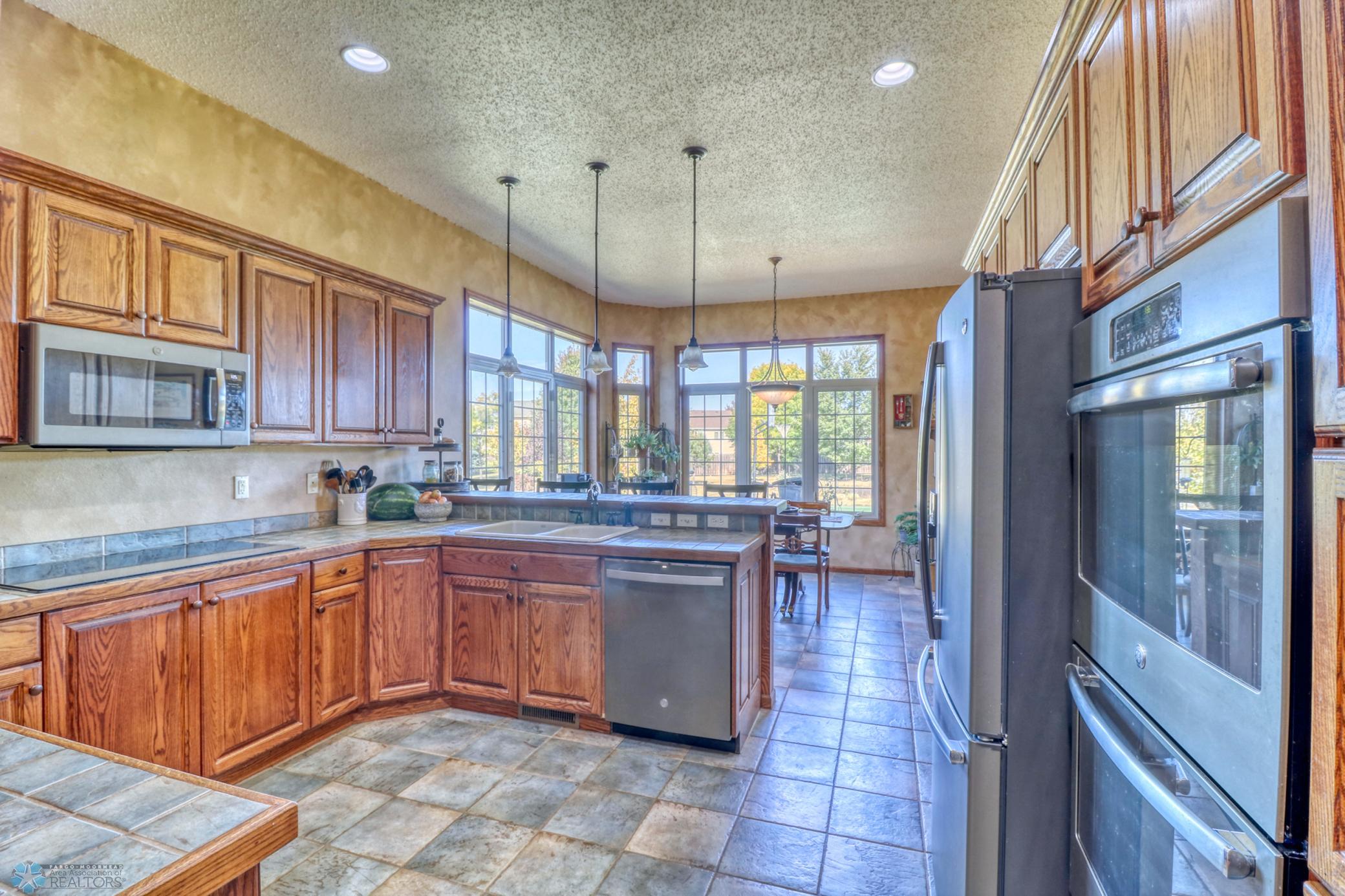 Kitchen1_3.jpg
