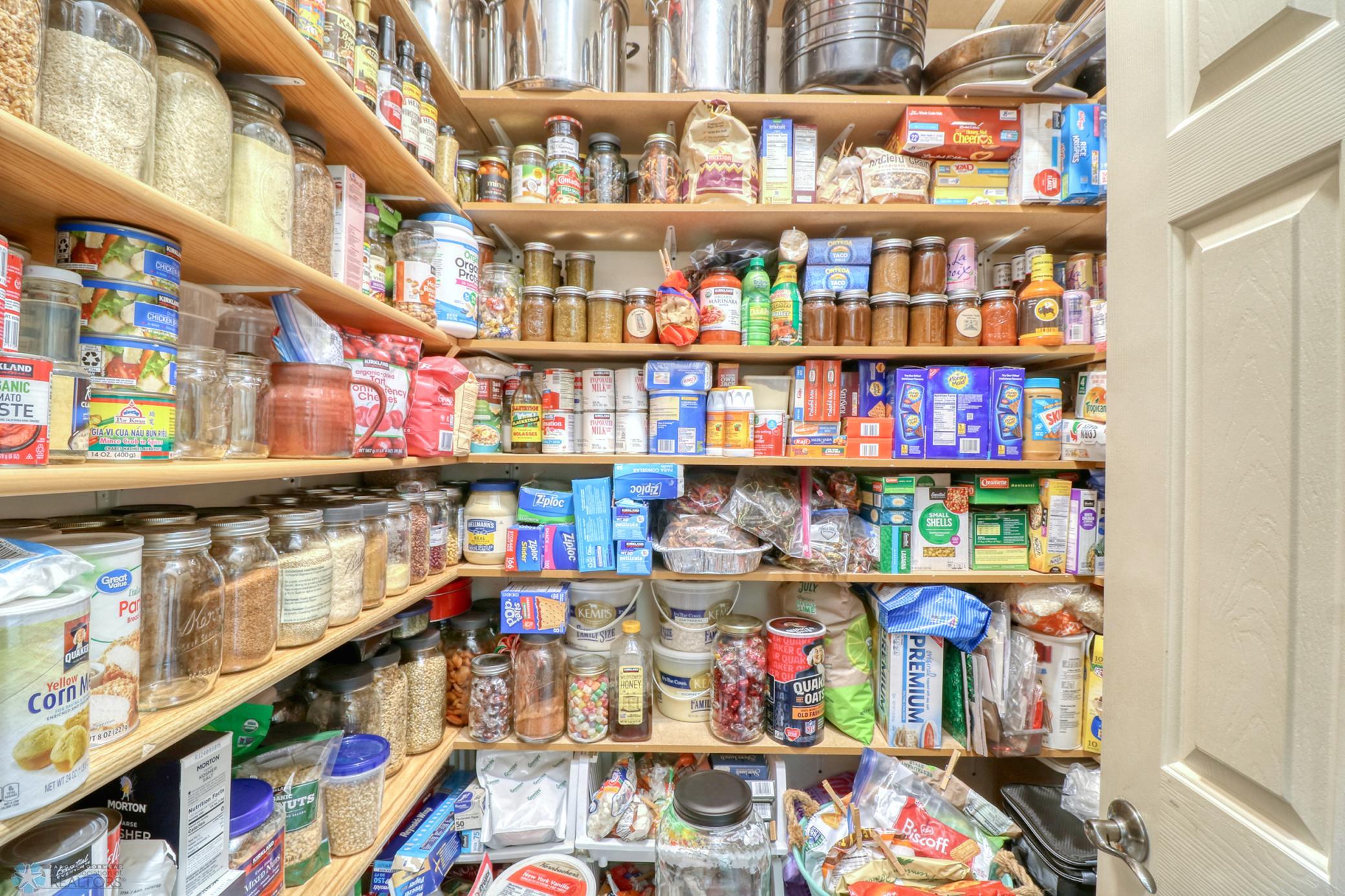 Kitchen_Pantry1_1.jpg