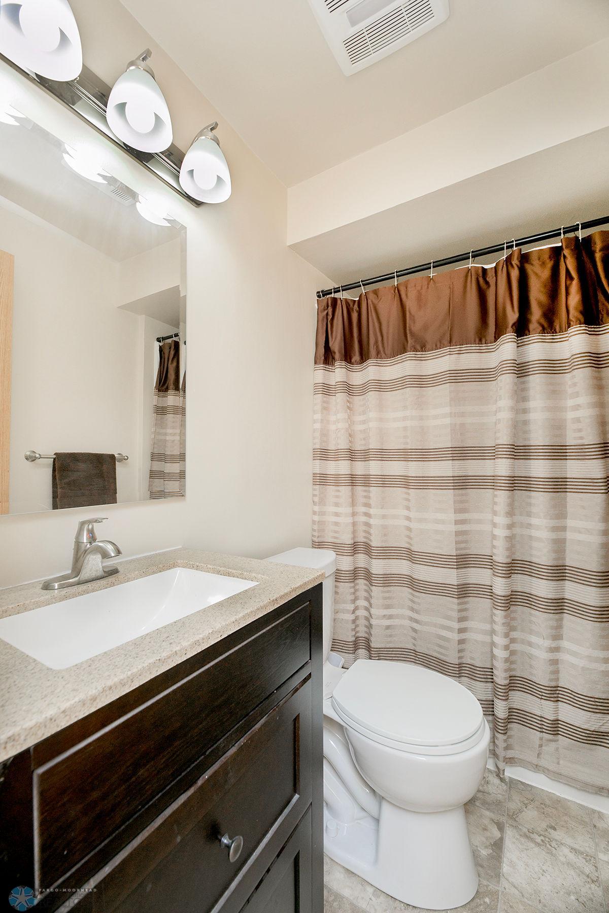 Bathroom 2-Lower level 3/4