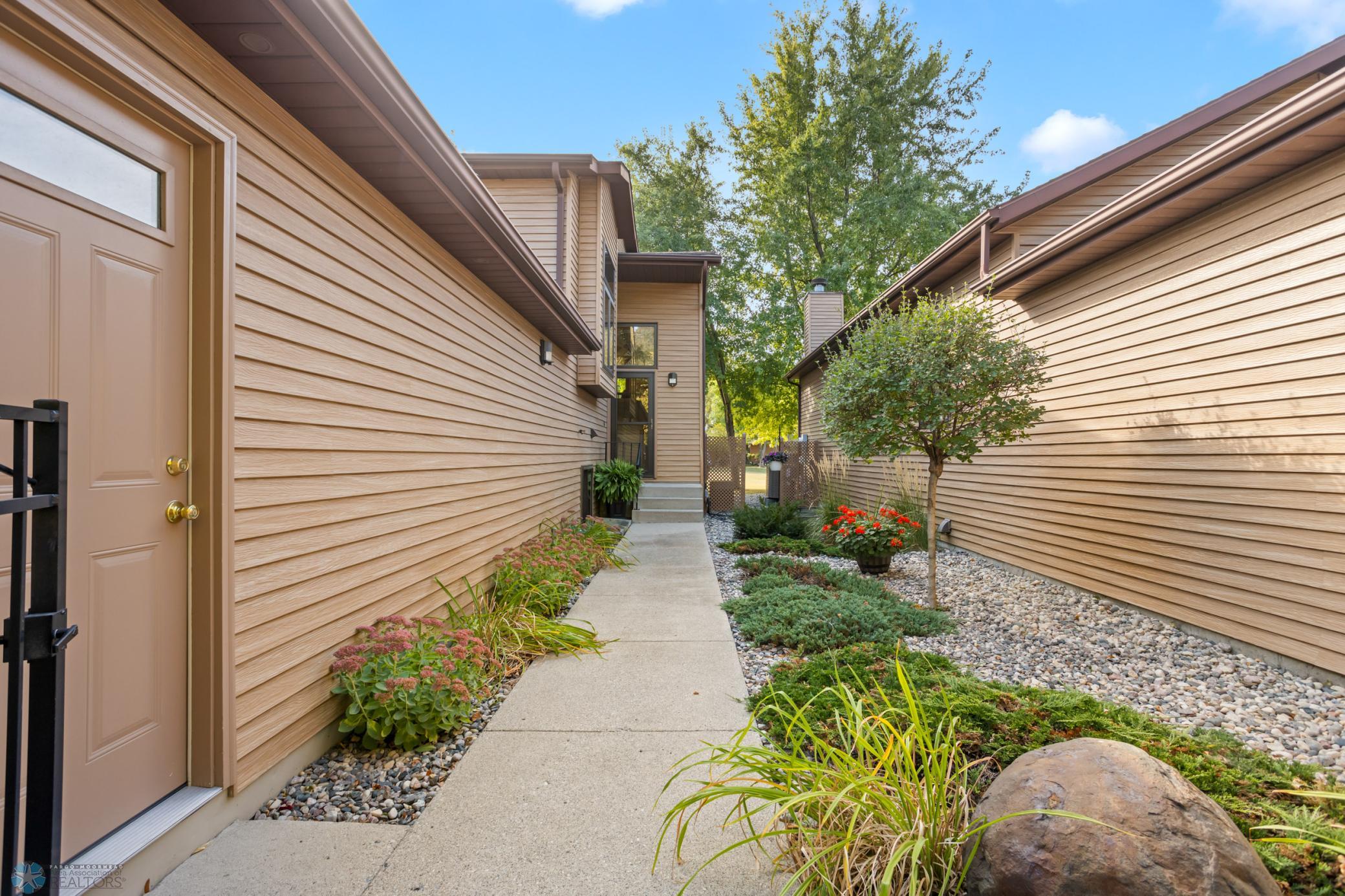 3210 16th Ave S, Fargo, ND