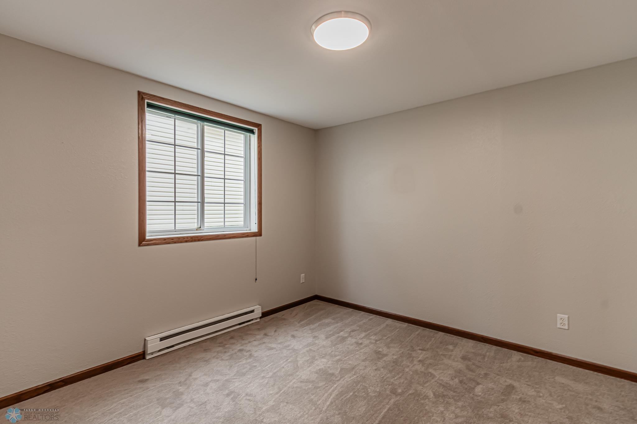 1815 56th Ave S, Fargo, ND-10.jpg
