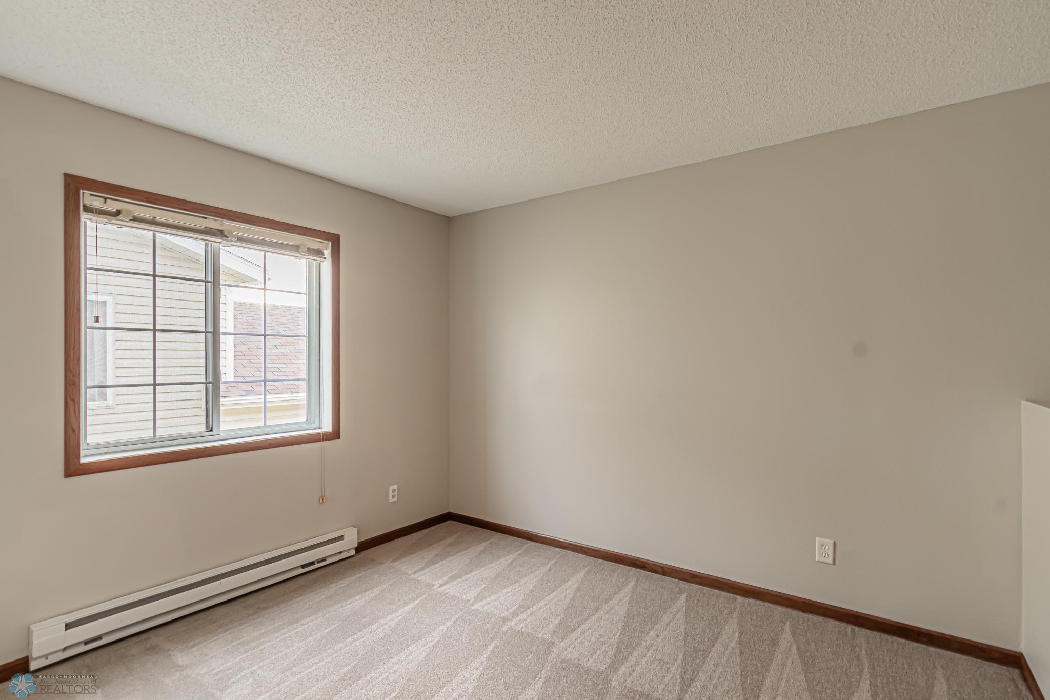 1815 56th Ave S, Fargo, ND-15.jpg